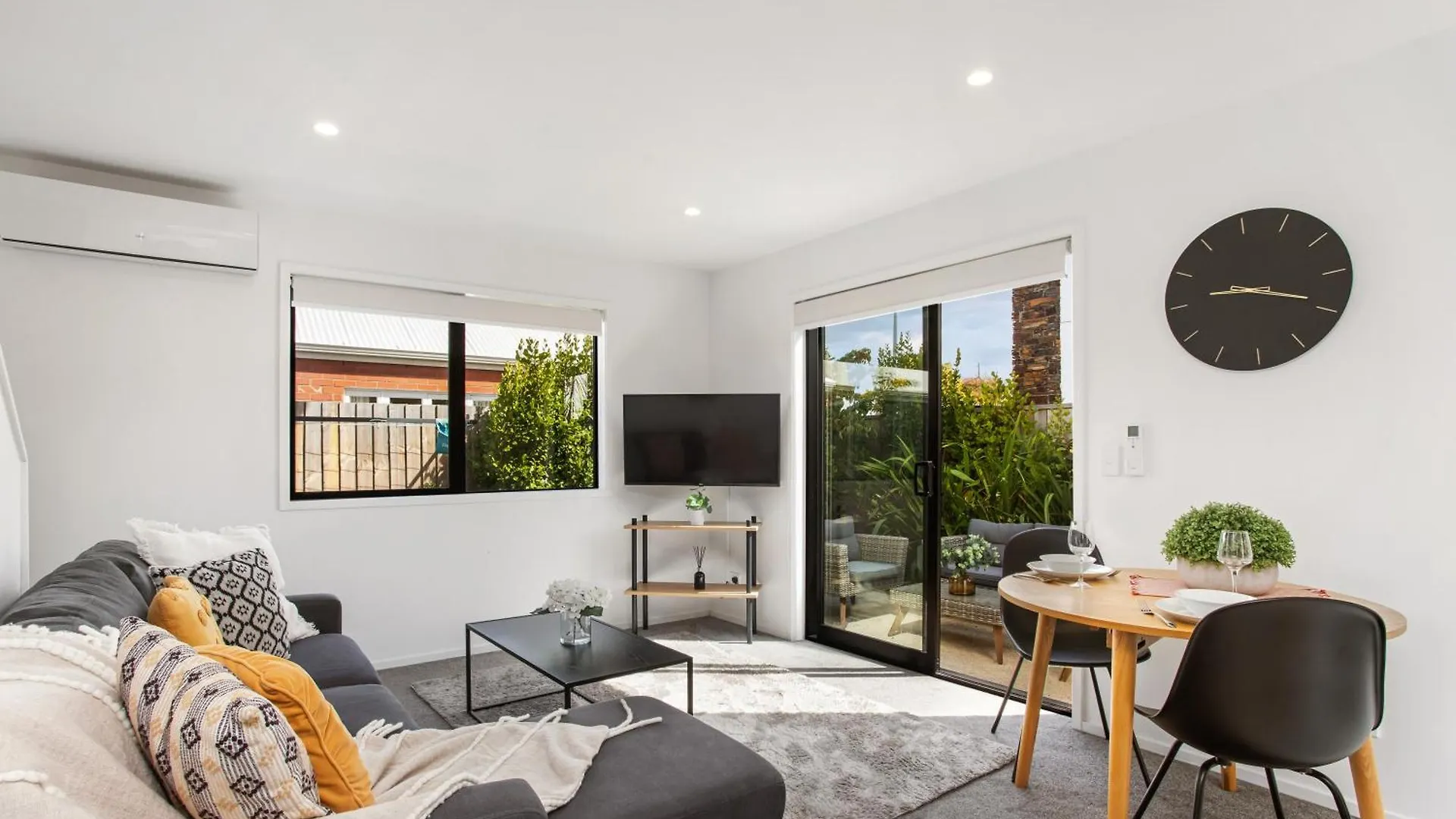 Chic City Living 1 Bdrm Sunny Warm Close Cbd Christchurch New Zealand